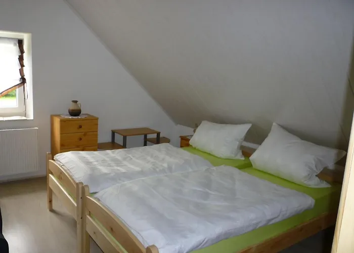 - Am Buchberg Pensionat Monchsdeggingen